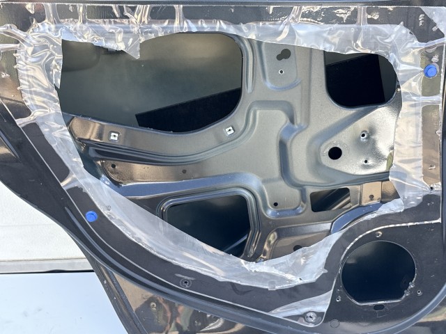 12750 Opel Corsa E Ajtó Használt Bal hátsó Fekete Z22c