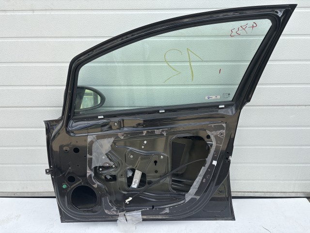 12768 Opel Corsa E Jobb első Ajtó Fekete Y22c