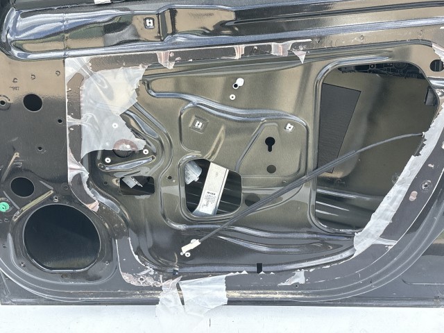 12768 Opel Corsa E Jobb első Ajtó Fekete Y22c