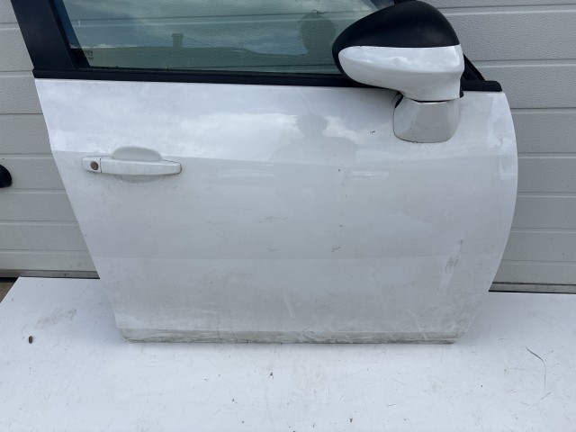 12769 Opel Zafira C Jobb első Ajtó Fehér y40r