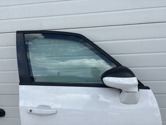 12769 Opel Zafira C Jobb első Ajtó Fehér y40r