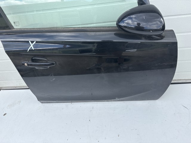 13772 Opel Corsa E Jobb első Ajtó Fekete Y22c