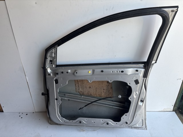 12808 Ford Focus II. 2004-2011 Jobb első Ajtó Ezüst