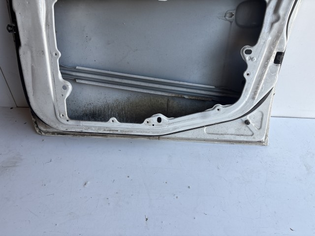12811 Ford Fiesta v 2004-2008 Jobb első Ajtó Fehér