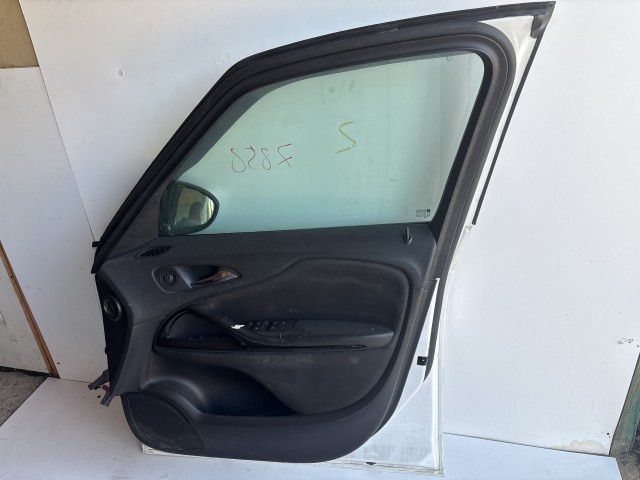 7858 Opel Zafira C Jobb első Ajtó Fehér