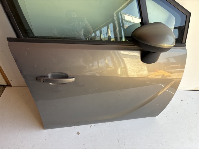 12834 Opel Meriva B Jobb első Ajtó Barna Z40w