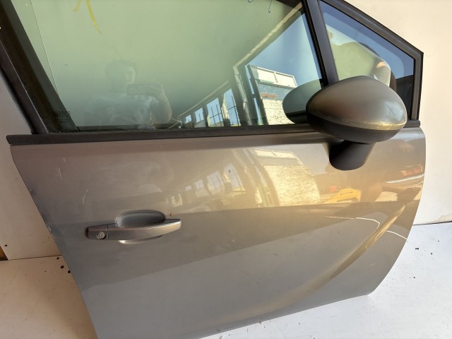 12834 Opel Meriva B Jobb első Ajtó Barna Z40w