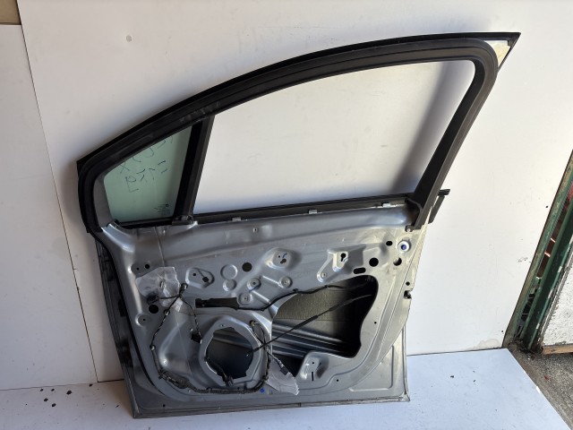 12837 Opel Meriva B Jobb első Ajtó Szürke Z179