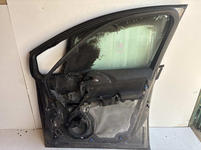 2303 Opel Meriva B Jobb első Ajtó Grafit Z177
