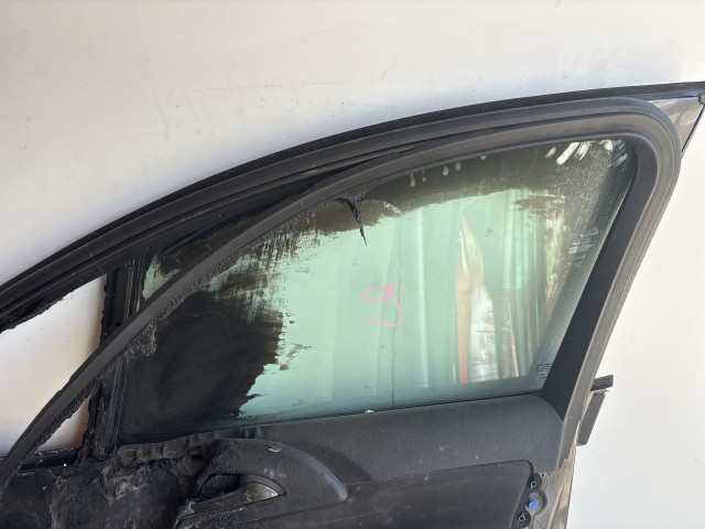 2303 Opel Meriva B Jobb első Ajtó Grafit Z177