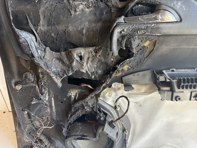 2303 Opel Meriva B Jobb első Ajtó Grafit Z177