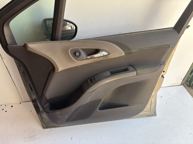 4422 Opel Meriva B Jobb első Ajtó Barna Z40w