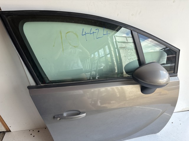 4424 Opel Meriva B Jobb első Ajtó z40w barna