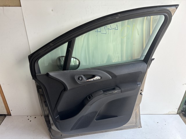 4424 Opel Meriva B Jobb első Ajtó z40w barna