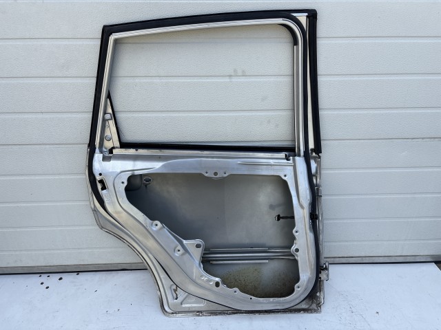 12850 Ford Fiesta v 2004-2008 Bal hátsó Ajtó Ezüst