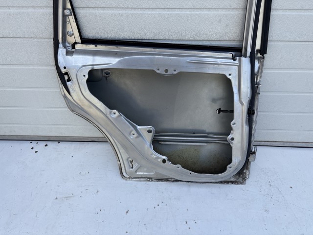 12850 Ford Fiesta v 2004-2008 Bal hátsó Ajtó Ezüst