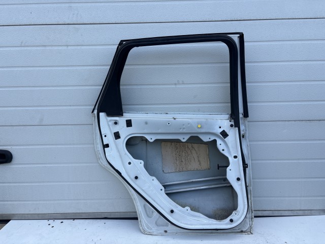 12856 Ford Focus II. kombi Bal hátsó Ajtó Fehér