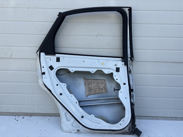 12861 Ford Focus II. Bal hátsó Ajtó Fehér 5 ajtós