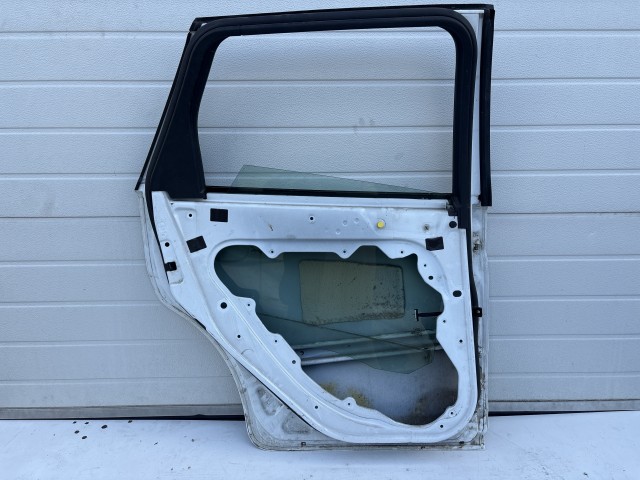 12860 Ford Focus II. kombi Bal hátsó Ajtó Fehér