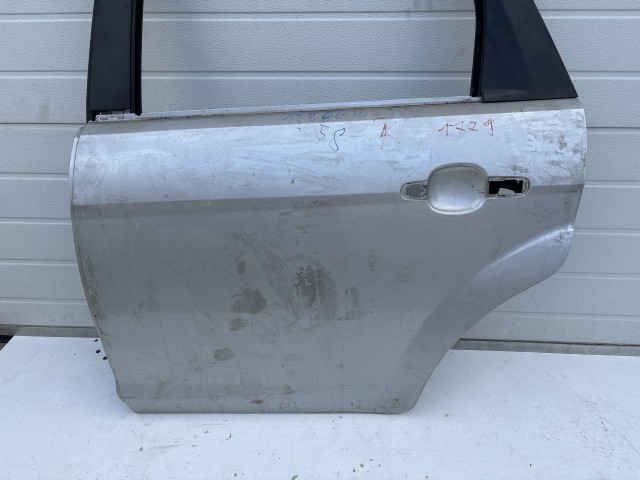 12858 Ford Focus II. kombi 2004-2011 Bal hátsó Ajtó Ezüst 