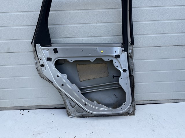 12858 Ford Focus II. kombi 2004-2011 Bal hátsó Ajtó Ezüst 
