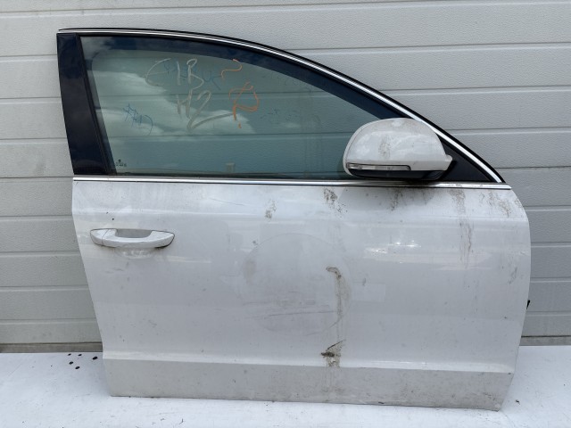 12863 Skoda Superb II. 2009-2015 Jobb első Ajtó Fehér sedan