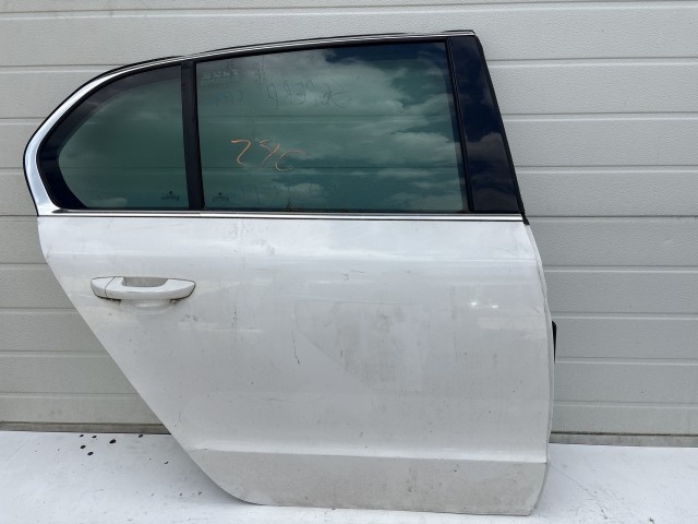 12864 Skoda Superb II. 2009-2015 Jobb hátsó Ajtó Fehér sedan