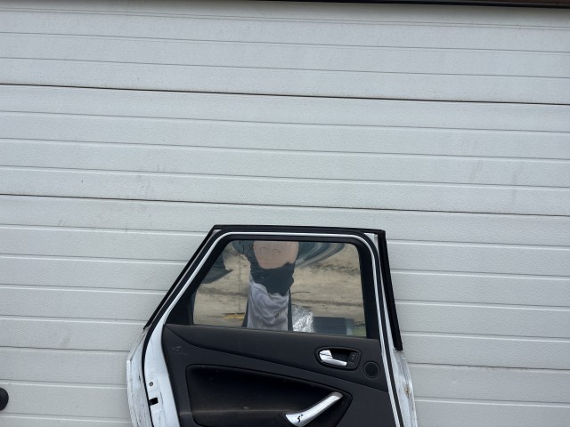 12866 Ford Mondeo IV. 2007-2014 kombi Bal hátsó Ajtó Fehér