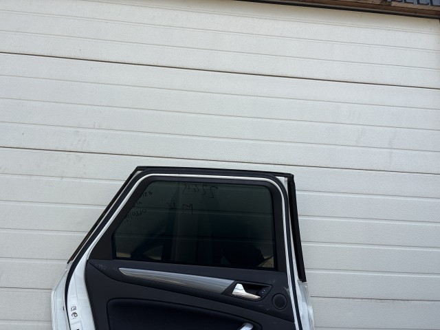 12871 Ford Mondeo IV. 2007-2014 kombi Bal hátsó Ajtó Fehér