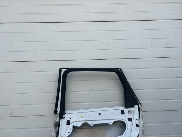12875 Ford Focus II. 2004-2011 kombi Jobb hátsó Ajtó Fehér