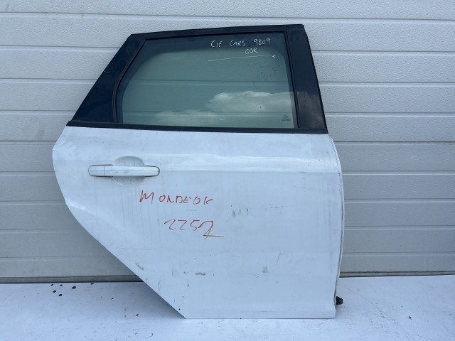 12872 Ford Mondeo IV. 2007-2014 kombi Jobb hátsó  Ajtó Fehér