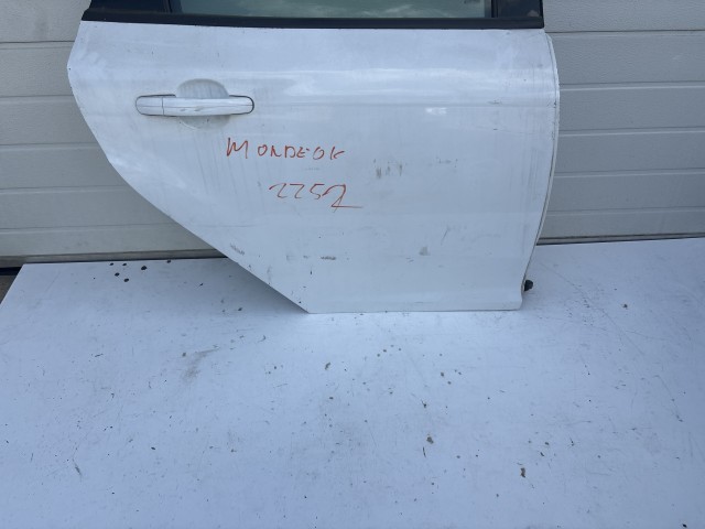 12872 Ford Mondeo IV. 2007-2014 kombi Jobb hátsó  Ajtó Fehér