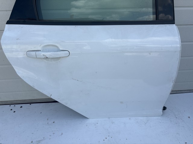 12873 Ford Mondeo IV. 2007-2014 kombi Jobb hátsó Ajtó Használt Fehér 5 ajtós