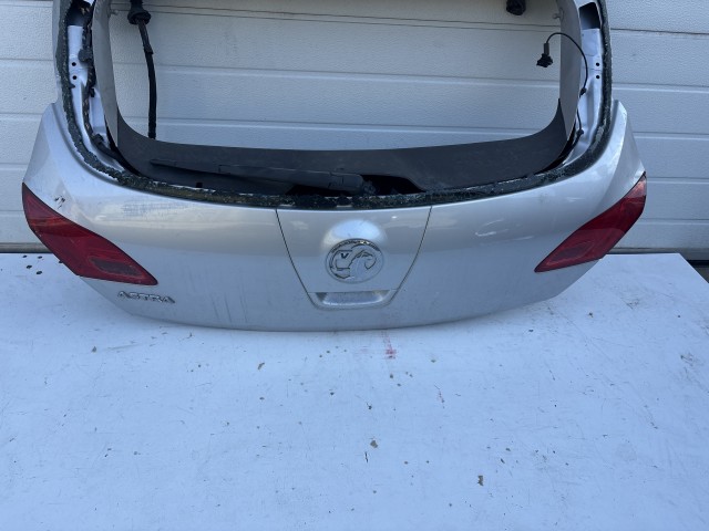 12895 Opel Astra J Csomagtérajtó Z176 Ezüst 5 ajtós