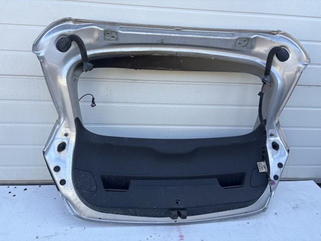 12895 Opel Astra J Csomagtérajtó Z176 Ezüst 5 ajtós