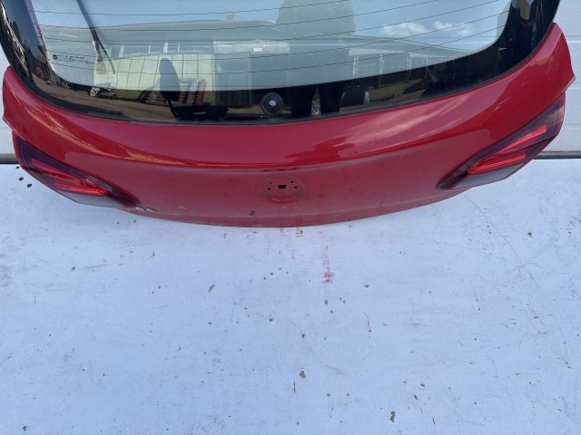 12903 Opel Corsa E Csomagtérajtó Piros 3 ajtós