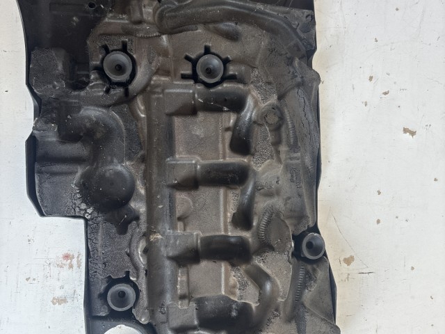 Opel Astra J A17dts A17dte Motorburkolat
