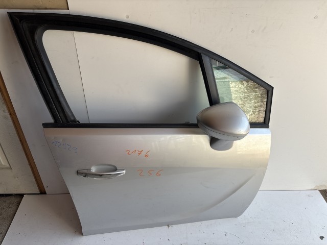 12929 Opel Meriva B Jobb első Ajtó Ezüst  Z176