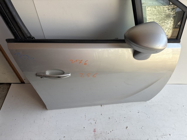 12929 Opel Meriva B Jobb első Ajtó Ezüst  Z176
