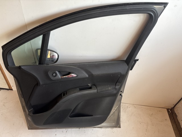 2287 Opel Meriva B Jobb első Ajtó Barna Z40W