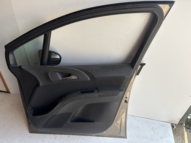 12930 Opel Meriva B Jobb első Ajtó Barna Z40W