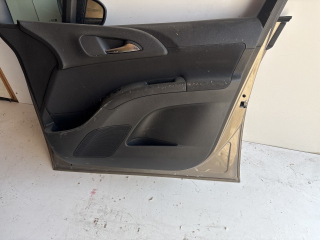 12930 Opel Meriva B Jobb első Ajtó Barna Z40W