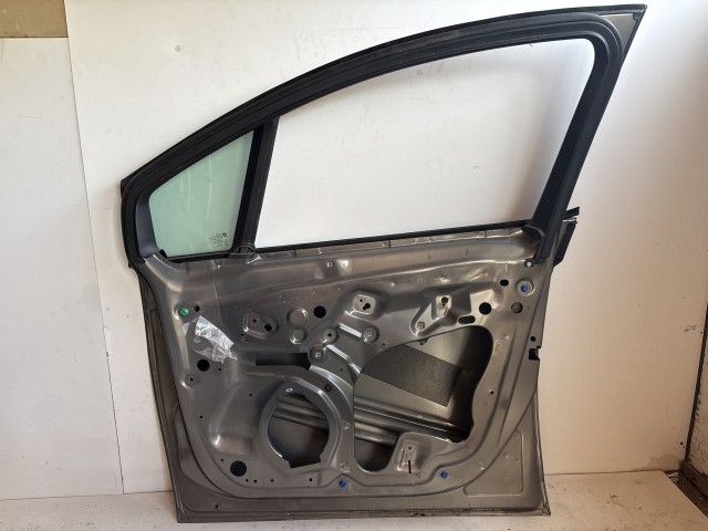 12932 Opel Meriva B Jobb első Ajtó Barna Z40W