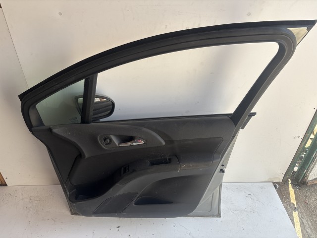 12935 Opel Meriva B Jobb első Ajtó Grafit Z179
