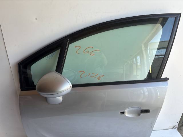 12947 Opel Meriva B Bal első Ajtó Ezüst z157