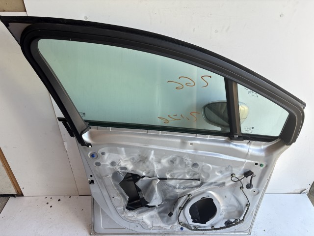 12947 Opel Meriva B Bal első Ajtó Ezüst z157