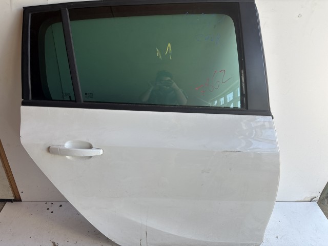 12951 Opel Zafira C Jobb hátsó Ajtó Fehér Z40r