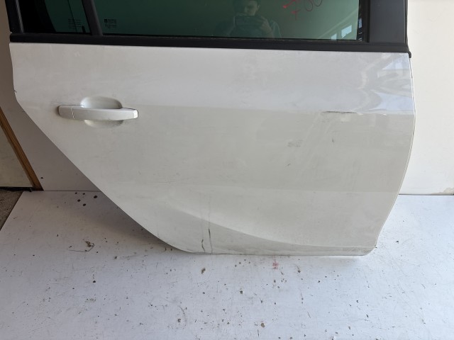12951 Opel Zafira C Jobb hátsó Ajtó Fehér Z40r