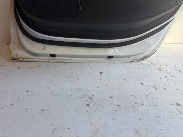 12951 Opel Zafira C Jobb hátsó Ajtó Fehér Z40r