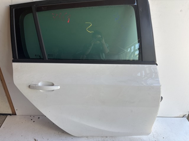 12950 Opel Zafira C Jobb hátsó Ajtó Fehér Z40r